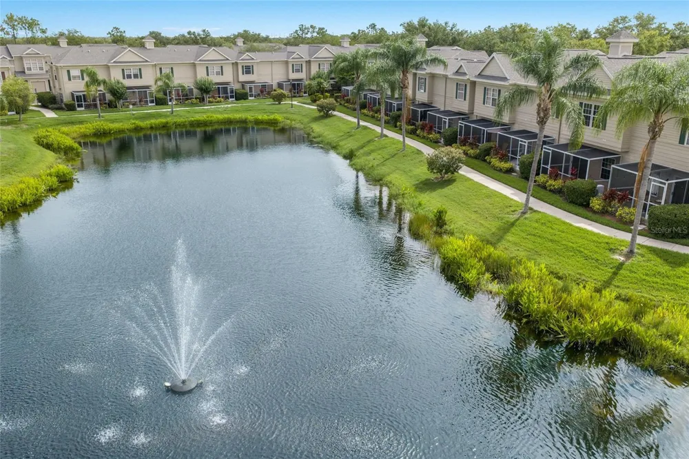 7633 PLANTATION CIRCLE #7633 University Park, FL 34201