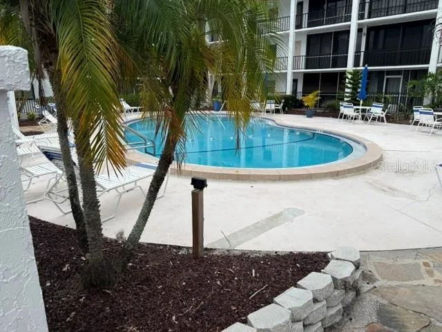 10530 77TH TERRACE #323 Seminole, FL 33772