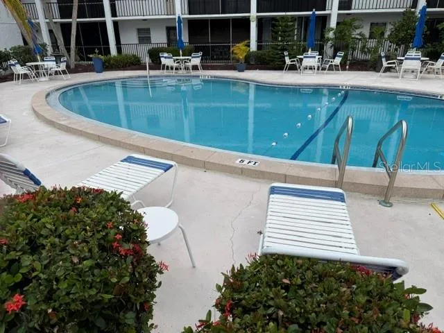 10530 77TH TERRACE #323 Seminole, FL 33772