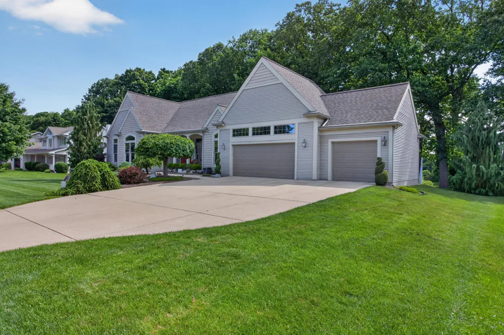 4215 Aspen Way Jackson, MI 49201