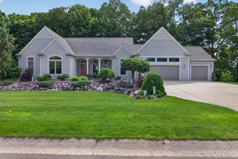 4215 Aspen Way