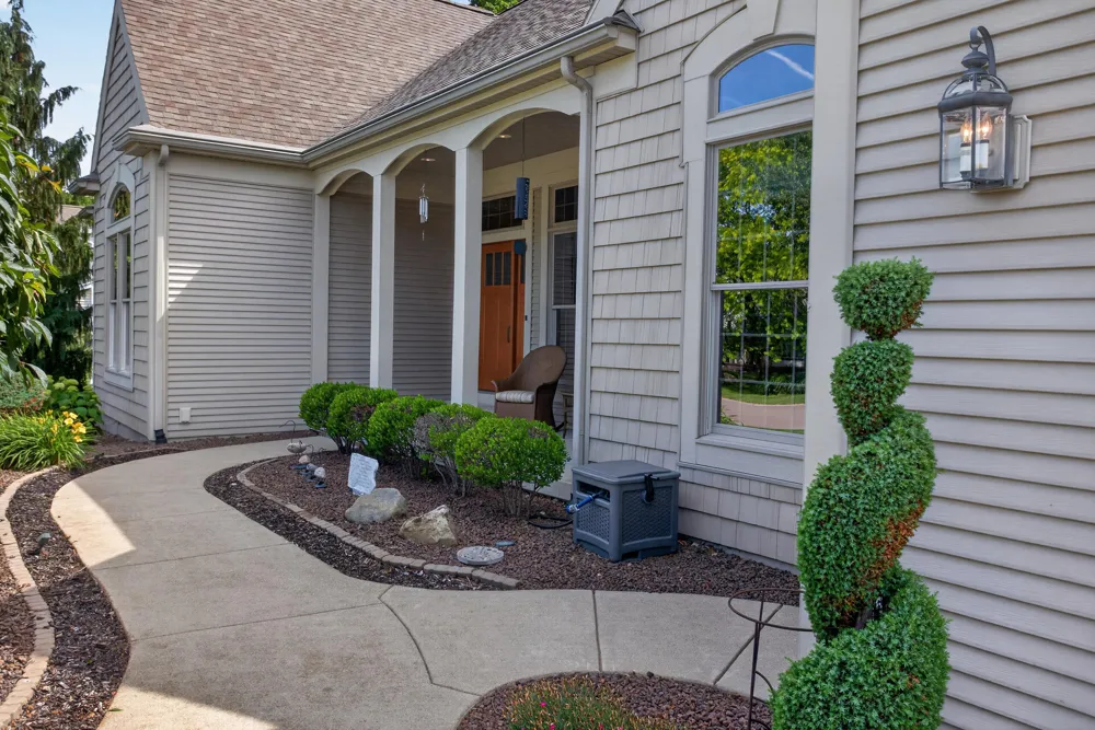 4215 Aspen Way Jackson, MI 49201
