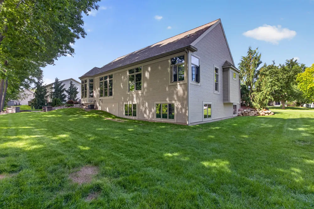 4215 Aspen Way Jackson, MI 49201
