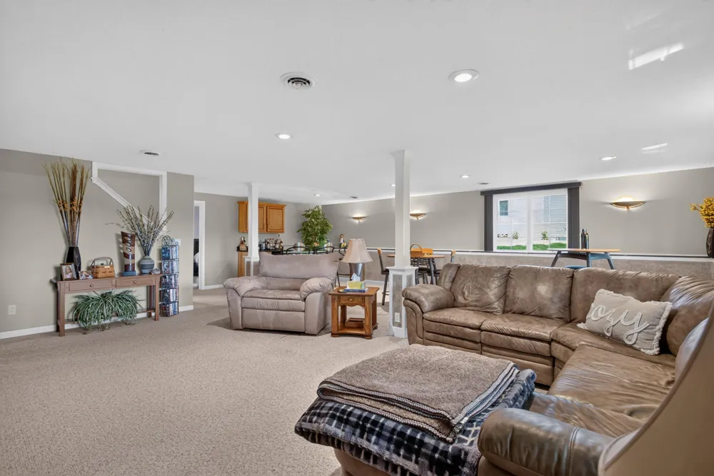 4215 Aspen Way Jackson, MI 49201