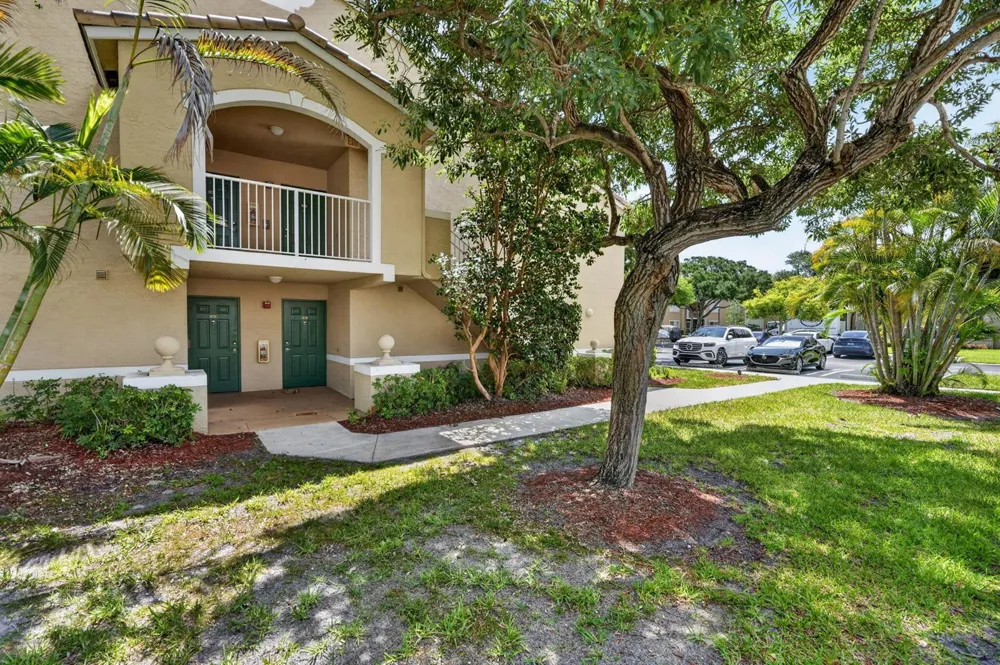 236 Village Boulevard Tequesta, FL 33469