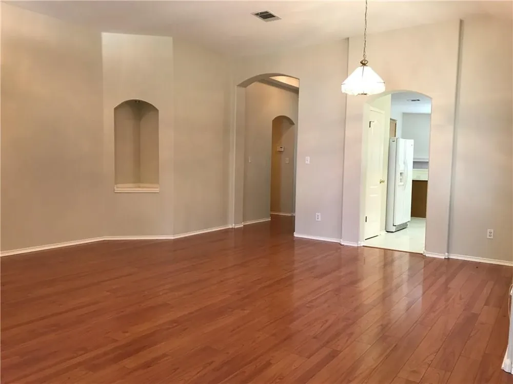 10309 Broomflower Drive Austin, TX 78739