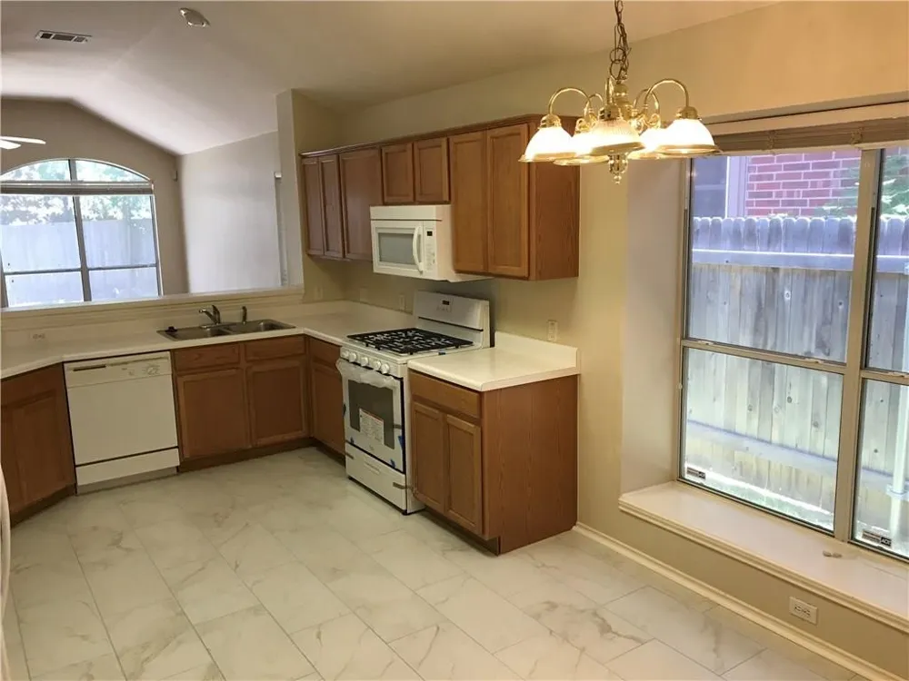 10309 Broomflower Drive Austin, TX 78739