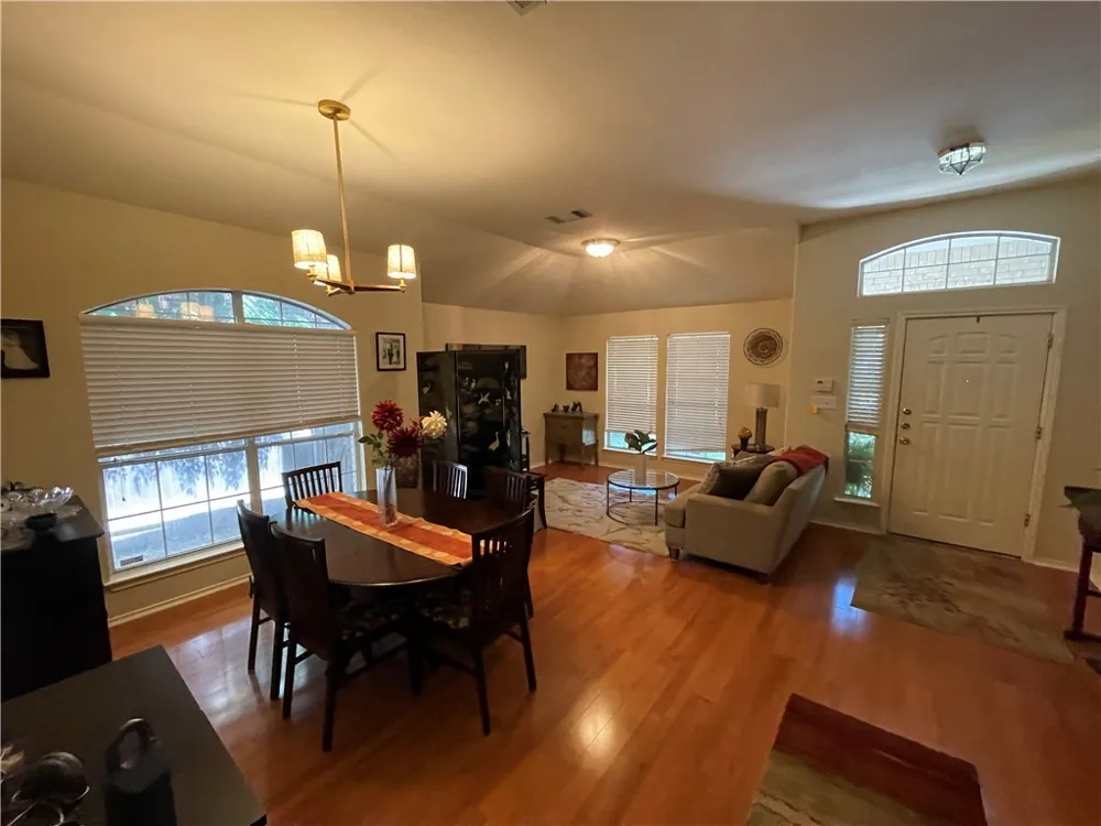 10309 Broomflower Drive Austin, TX 78739