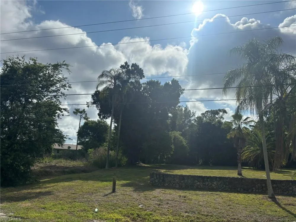 2948 Garden Street North Fort Myers, FL 33917