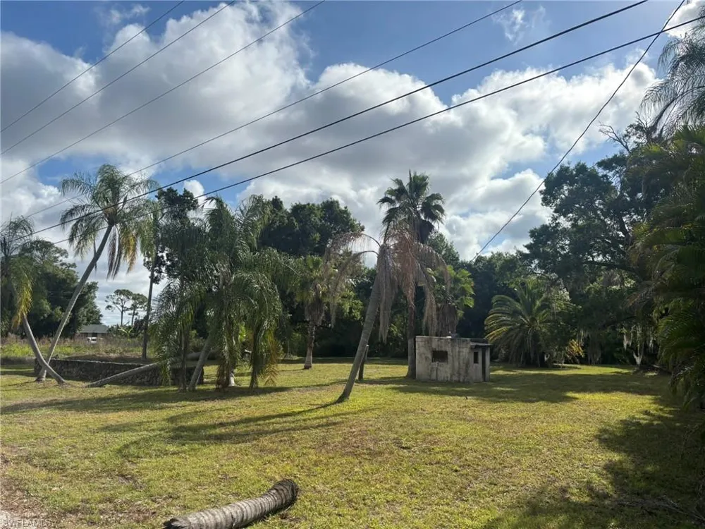 2948 Garden Street North Fort Myers, FL 33917