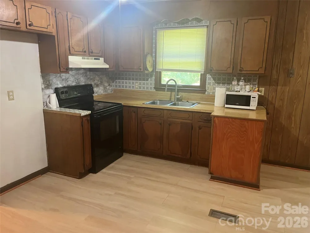 2919 Shell Avenue Valdese, NC 28690