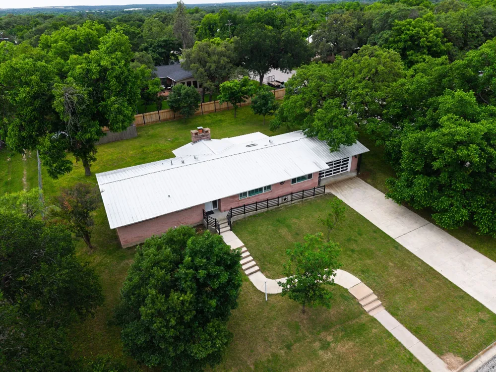 708 W North Avenue Lampasas, TX 76550