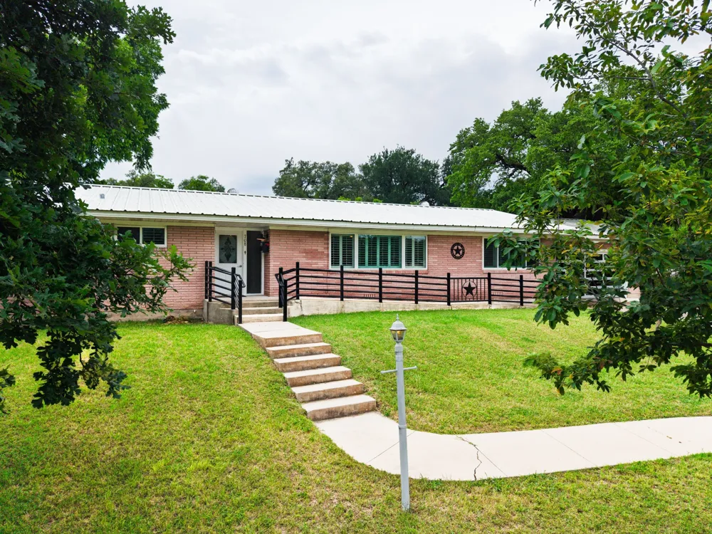 708 W North Avenue Lampasas, TX 76550