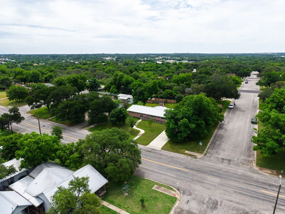 708 W North Avenue Lampasas, TX 76550