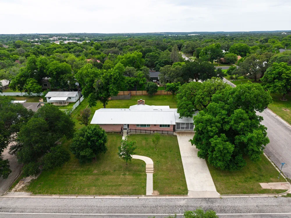 708 W North Avenue Lampasas, TX 76550