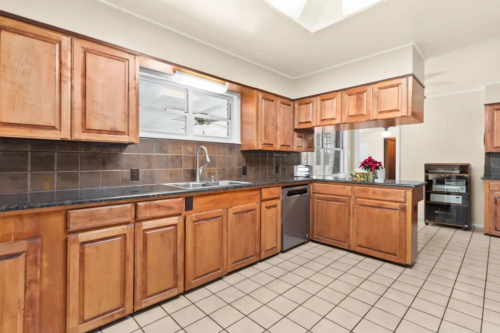708 W North Avenue Lampasas, TX 76550