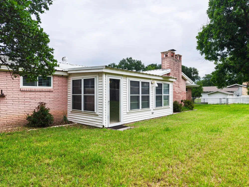 708 W North Avenue Lampasas, TX 76550