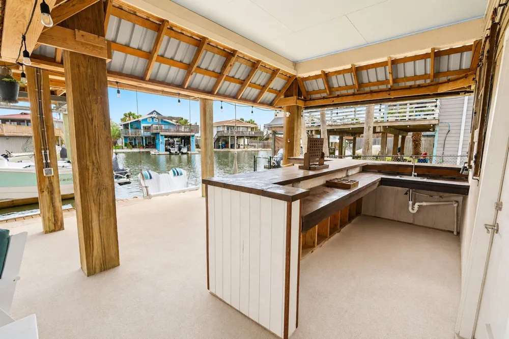 16602 Bahama Way Jamaica Beach, TX 77554