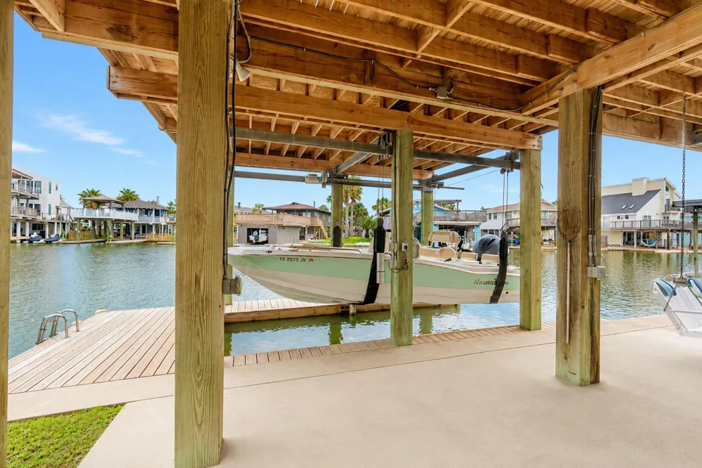 16602 Bahama Way Jamaica Beach, TX 77554