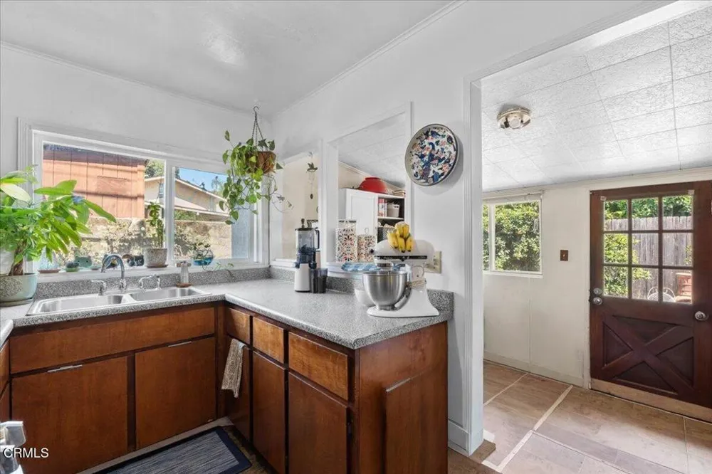 815 Kenwood Street Burbank, CA 91505