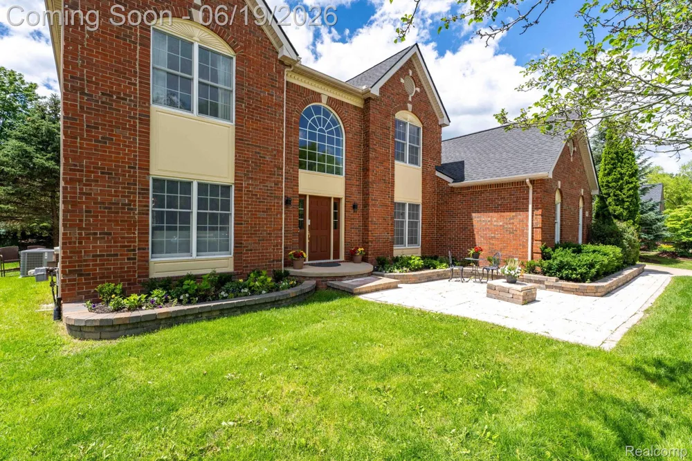 25035 Samoset Court Novi City, MI 48374
