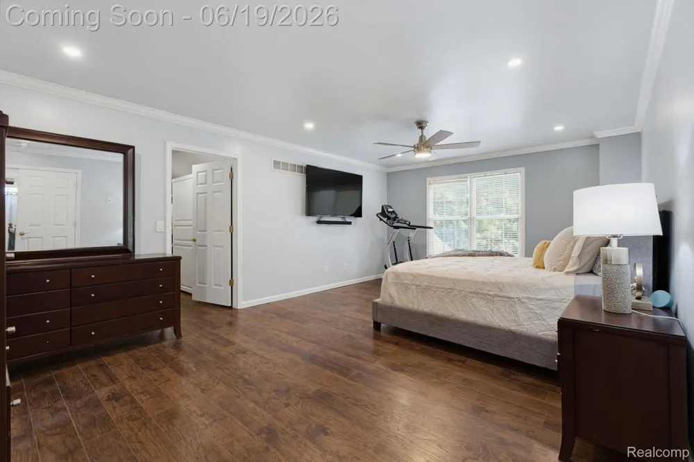 25035 Samoset Court Novi City, MI 48374