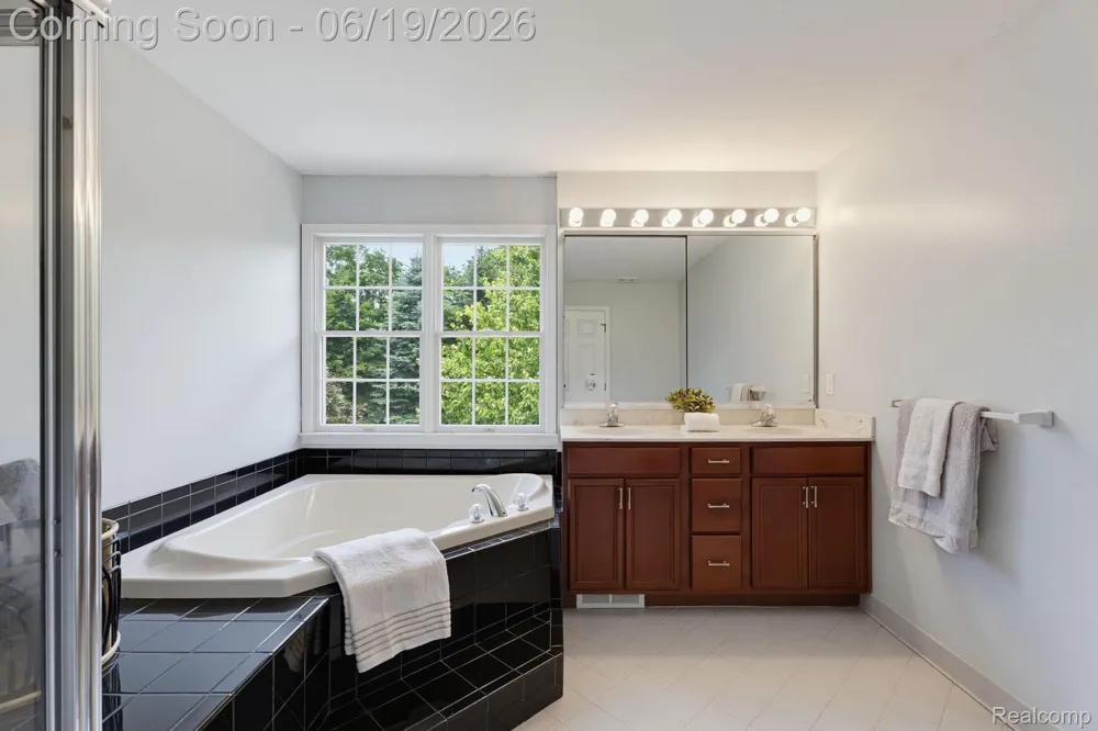 25035 Samoset Court Novi City, MI 48374