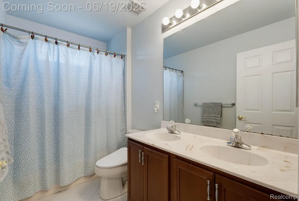 25035 Samoset Court Novi City, MI 48374