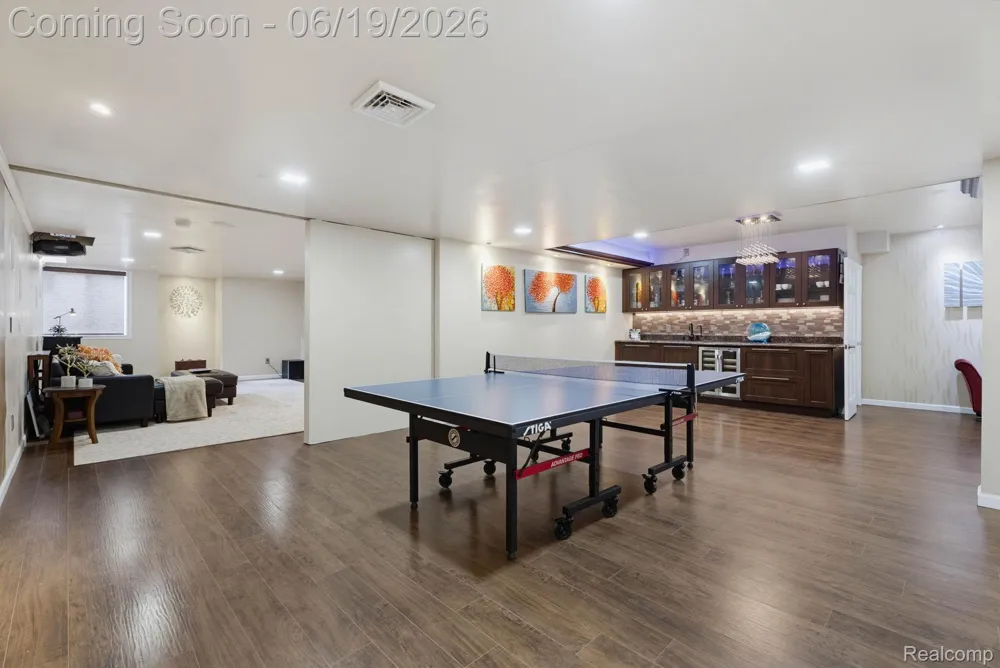 25035 Samoset Court Novi City, MI 48374