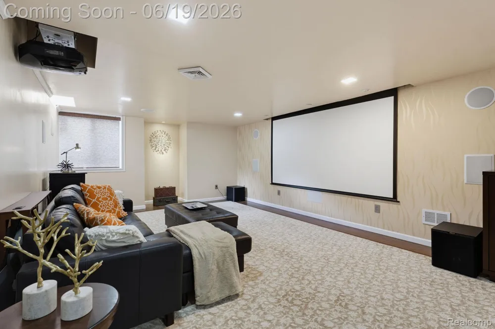 25035 Samoset Court Novi City, MI 48374