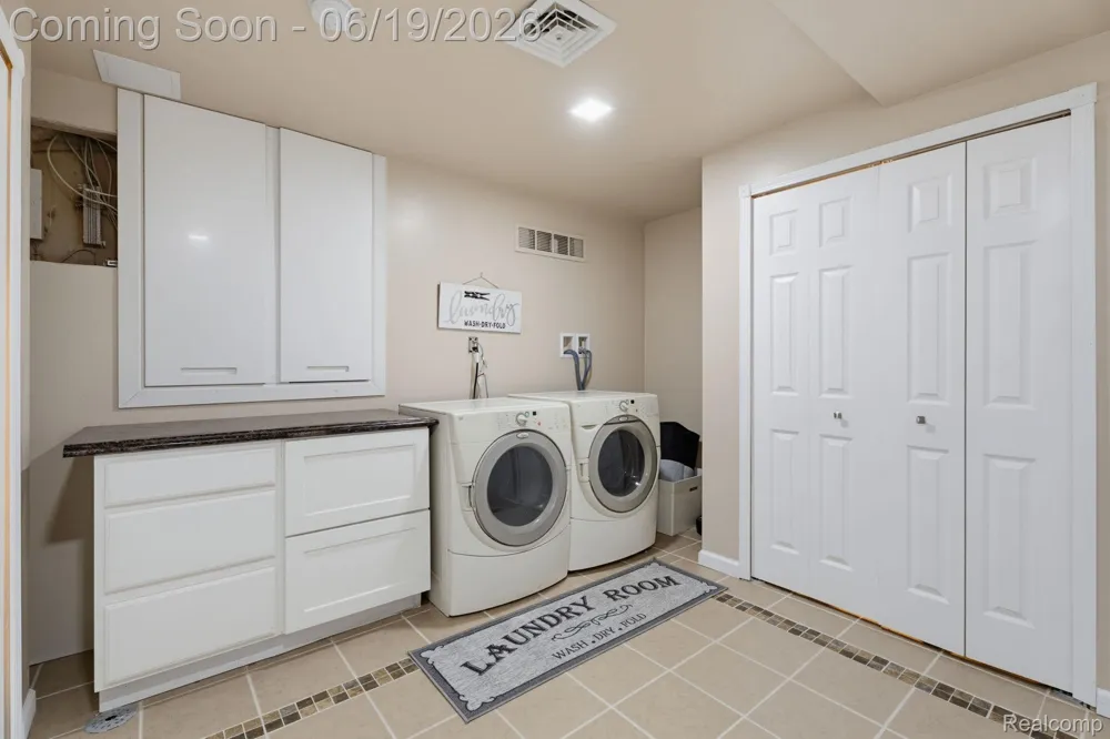 25035 Samoset Court Novi City, MI 48374