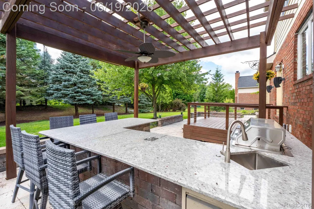 25035 Samoset Court Novi City, MI 48374