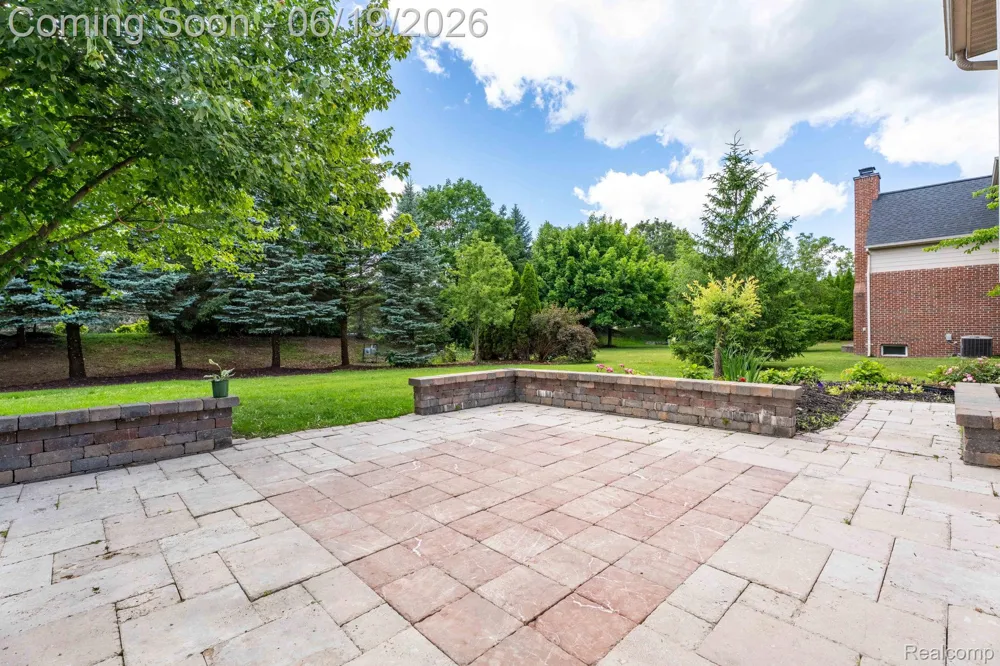 25035 Samoset Court Novi City, MI 48374