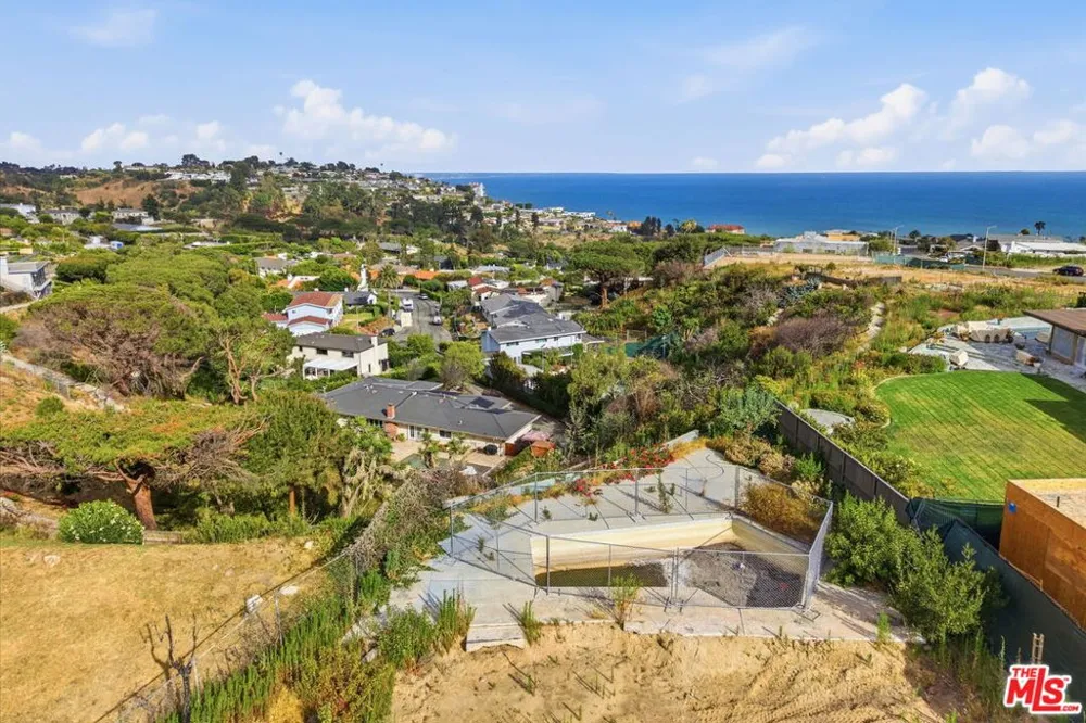 3442 Cloudcroft Drive Malibu, CA 90265