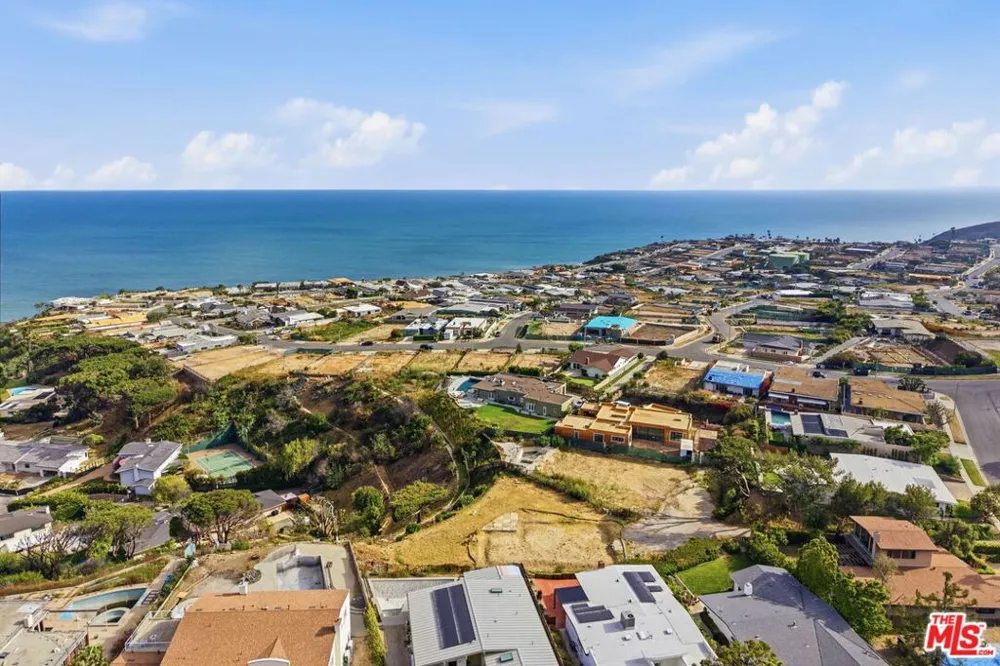 3442 Cloudcroft Drive Malibu, CA 90265