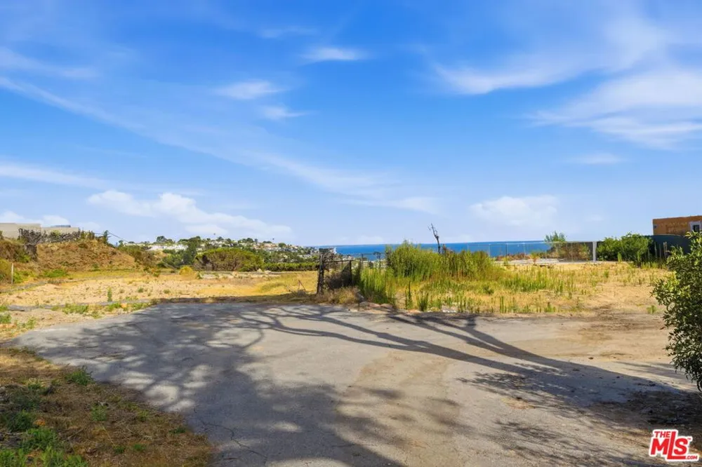 3442 Cloudcroft Drive Malibu, CA 90265