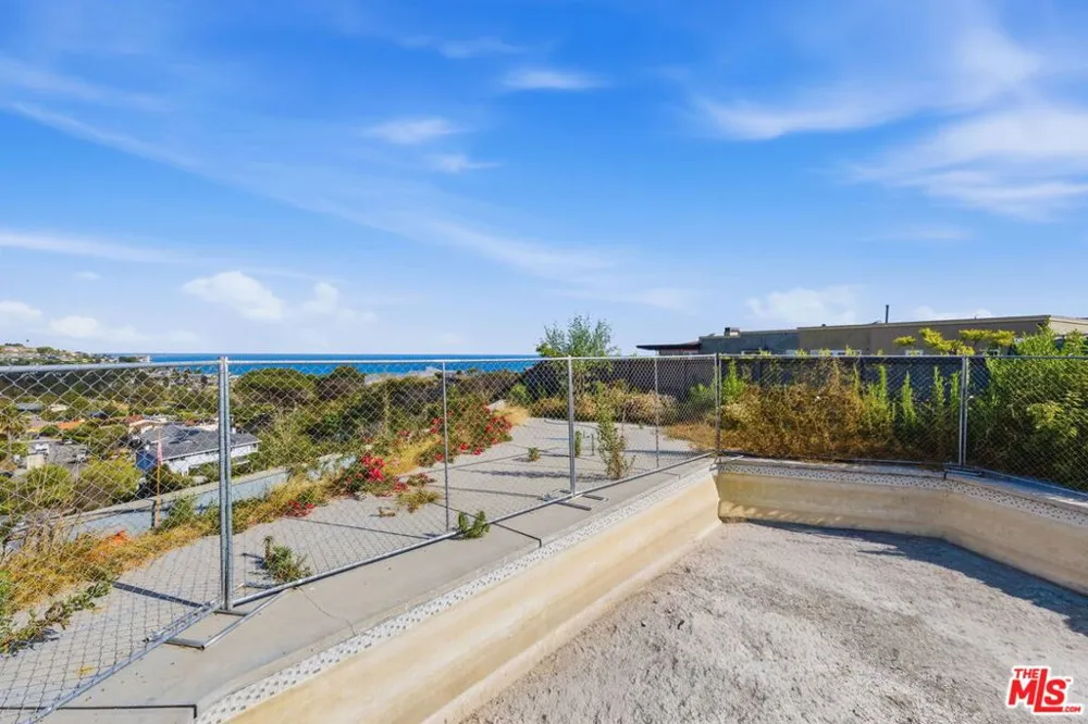 3442 Cloudcroft Drive Malibu, CA 90265