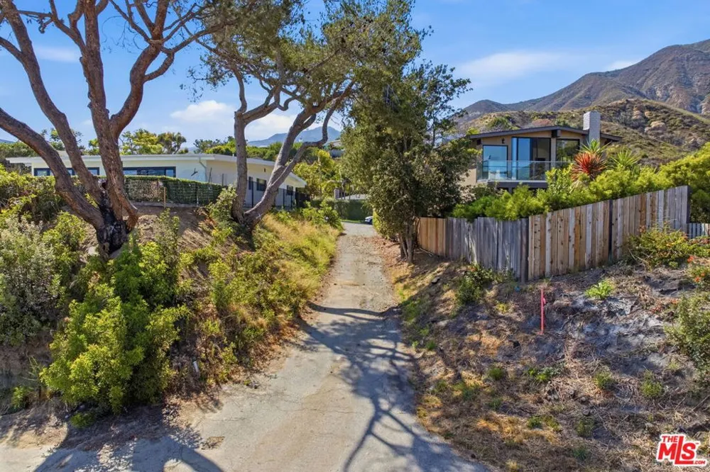 3442 Cloudcroft Drive Malibu, CA 90265
