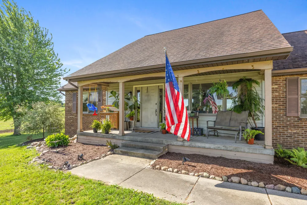 2189 W Vermontville Highway Chester Township, MI 48813