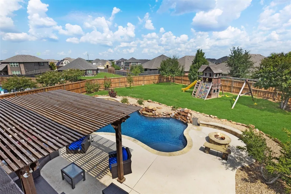 8229 Spitfire Trail Aubrey, TX 76227
