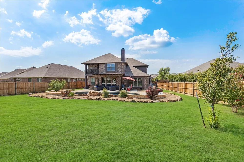 8229 Spitfire Trail Aubrey, TX 76227