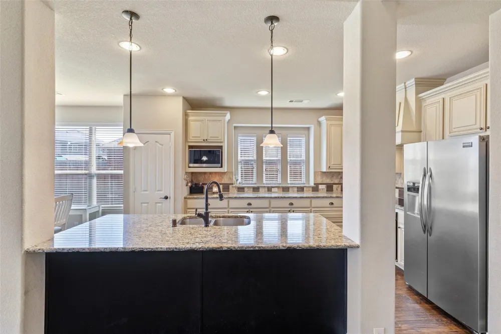 8229 Spitfire Trail Aubrey, TX 76227