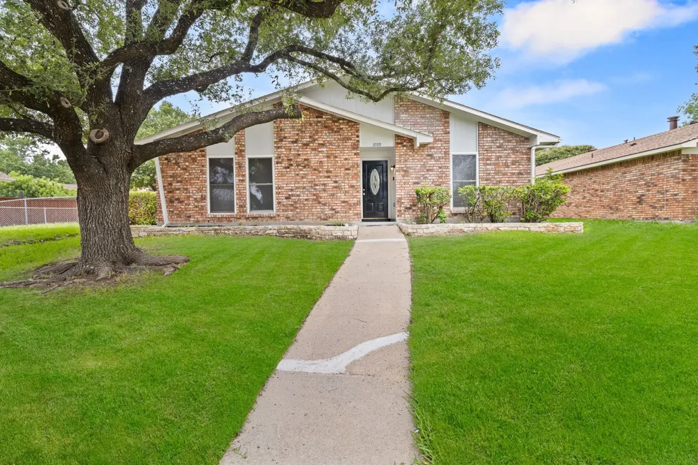 3709 Red Oak Drive Garland, TX 75043