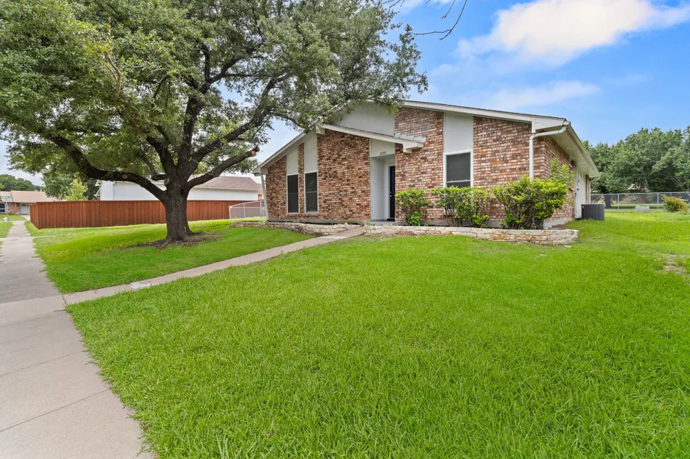 3709 Red Oak Drive Garland, TX 75043