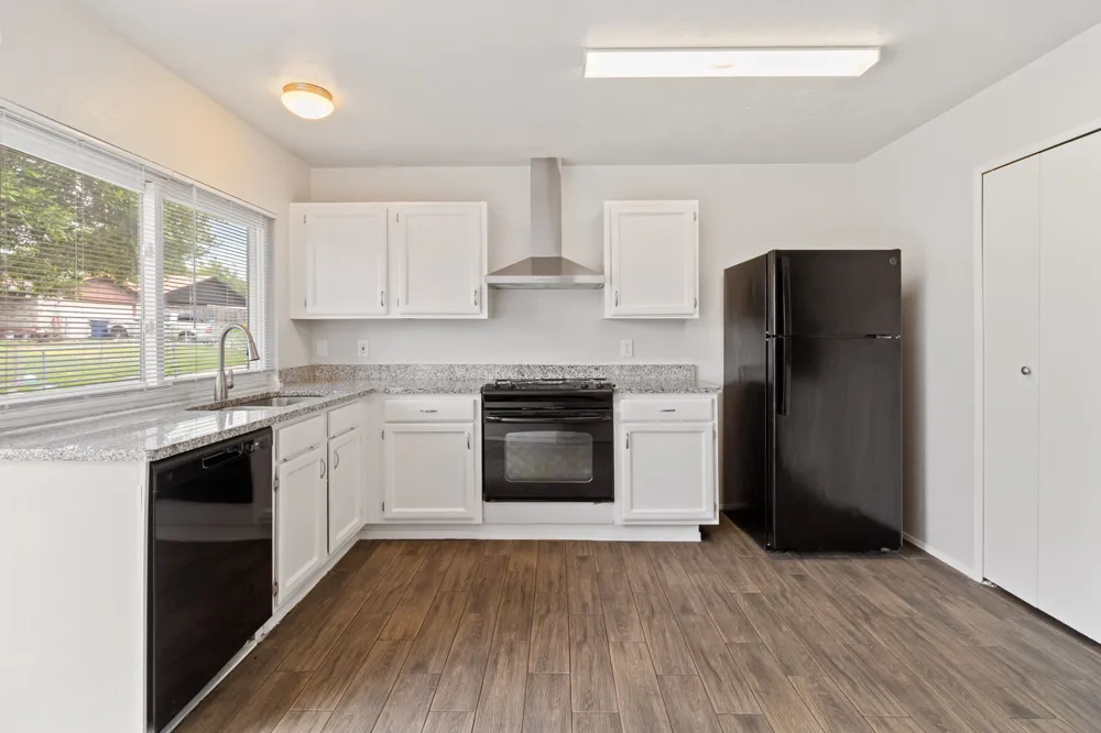 3709 Red Oak Drive Garland, TX 75043