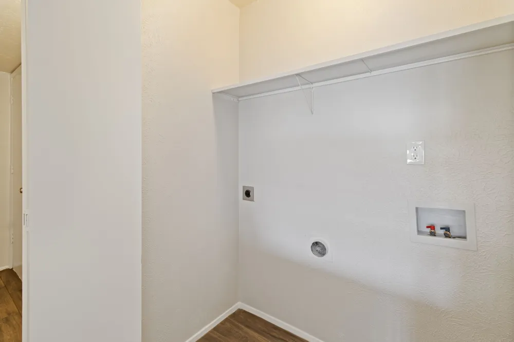 3709 Red Oak Drive Garland, TX 75043
