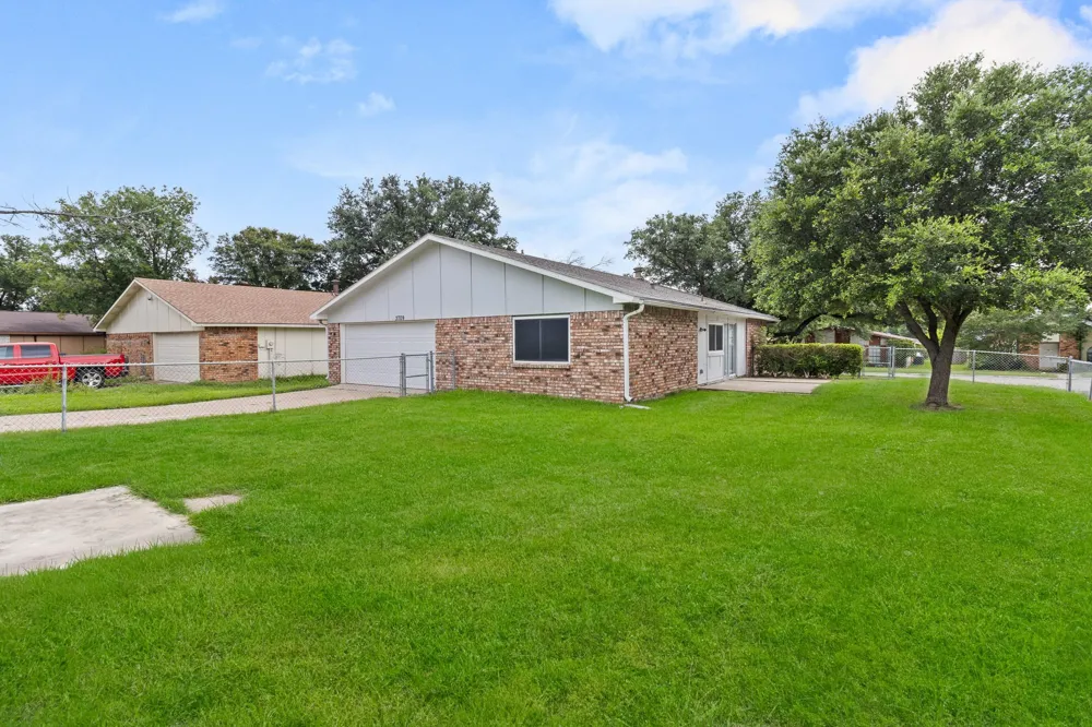 3709 Red Oak Drive Garland, TX 75043