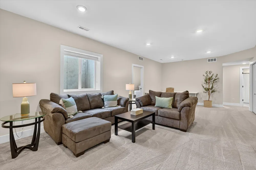 7895 Oak Grove Road Howell City, MI 48855