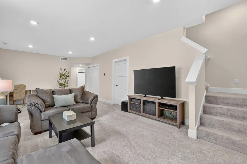 7895 Oak Grove Road Howell City, MI 48855