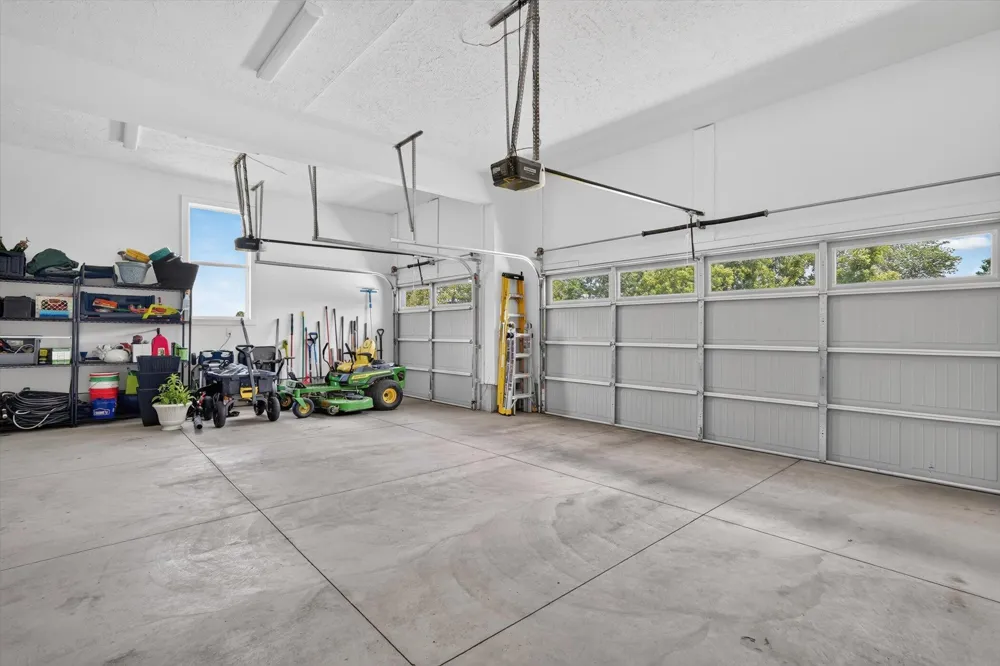 7895 Oak Grove Road Howell City, MI 48855